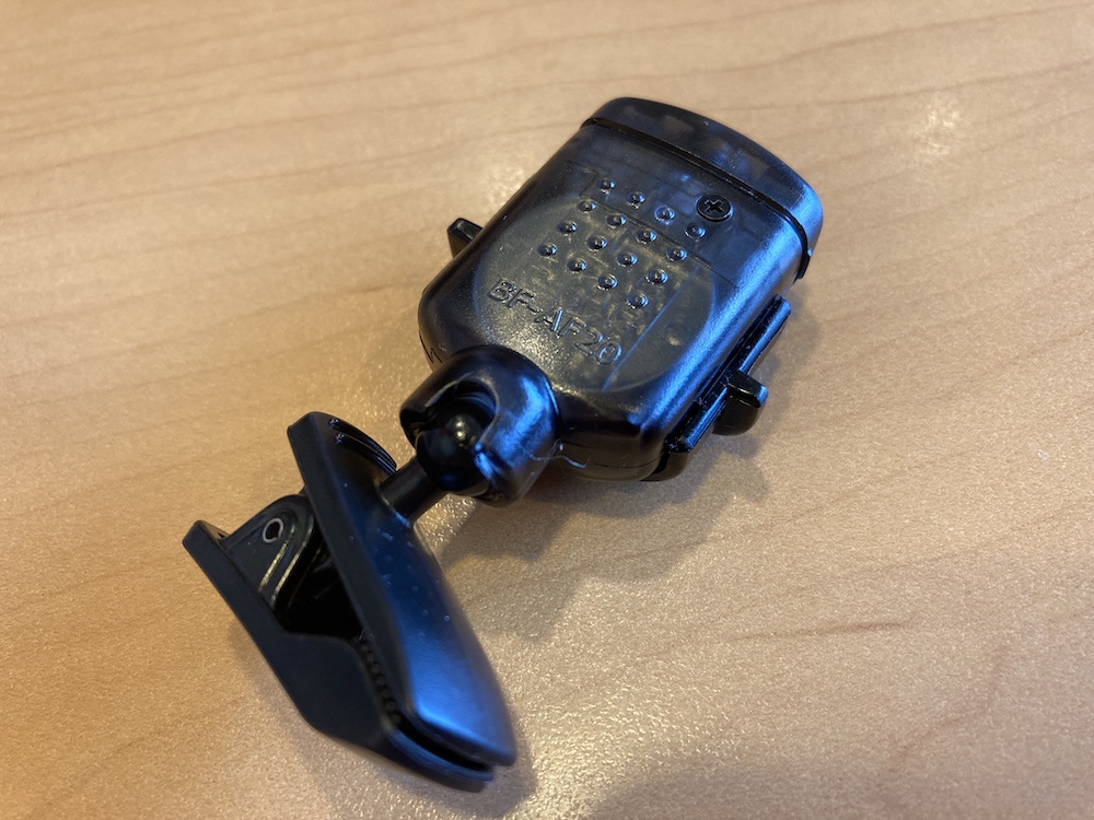 Goproで簡単に夜釣りを明るく撮影する方法 ネックマウントにクリップライトを装着するだけ ビビッと感じて